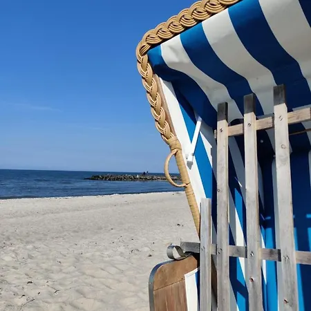 Holiday home Beachhouse Mit Privater Sauna Und Kamin, 700m Zum Schonberger Strand